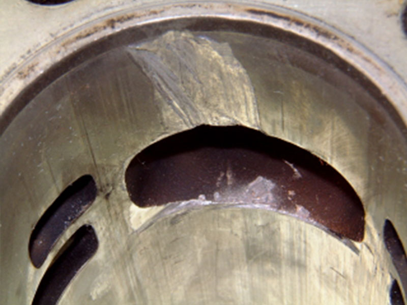 Поврежденный цилиндр, подготовленный к нанесению покрытия